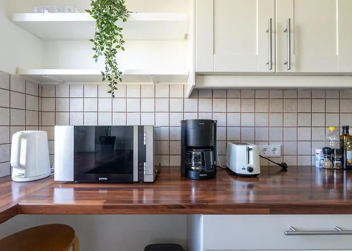 Two Bedrooms - 85 Squaremeters - 4 Min To U6 Dresdner Str * Vienna