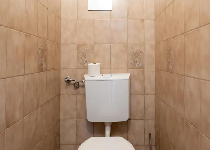 Two Bedrooms - 85 Squaremeters - 4 Min To U6 Dresdner Str Apartment