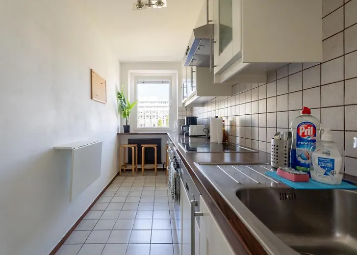 Two Bedrooms - 85 Squaremeters - 4 Min To U6 Dresdner Str