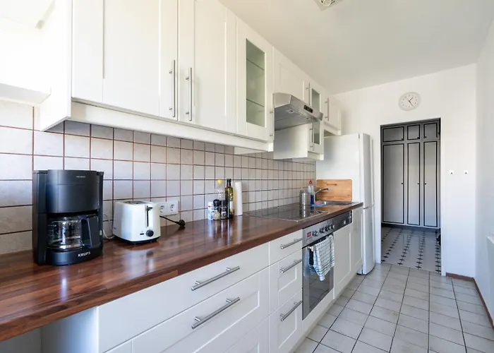 Two Bedrooms - 85 Squaremeters - 4 Min To U6 Dresdner Str Apartment *