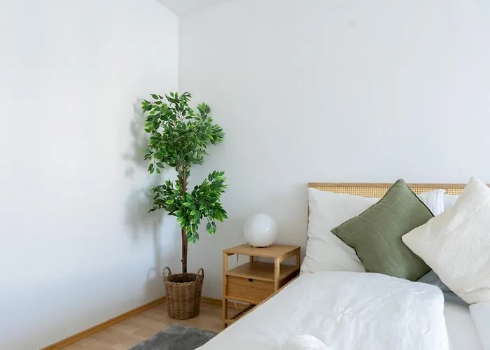 Apartment Two Bedrooms - 85 Squaremeters - 4 Min To U6 Dresdner Str *