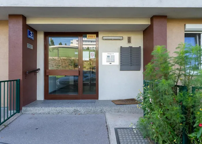 Two Bedrooms - 85 Squaremeters - 4 Min To U6 Dresdner Str *