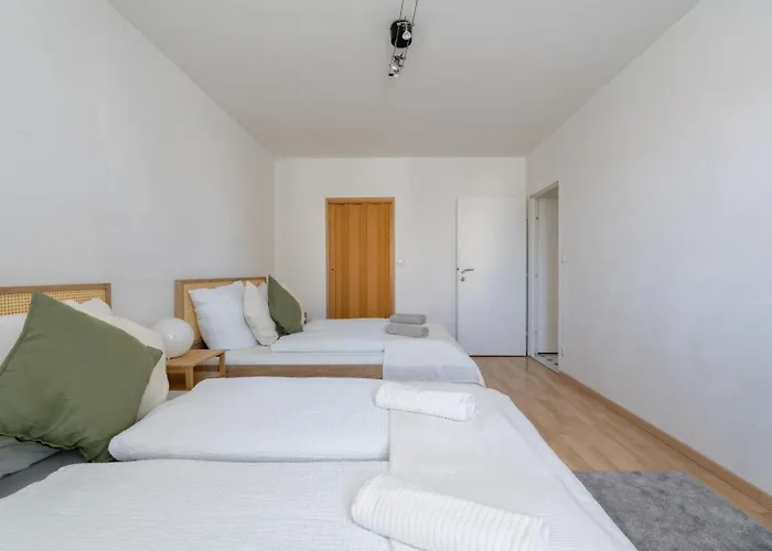 Two Bedrooms - 85 Squaremeters - 4 Min To U6 Dresdner Str Apartment Vienna
