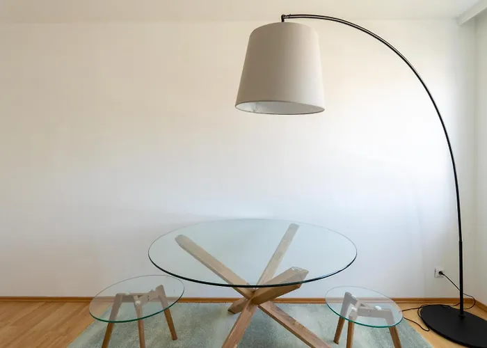 Two Bedrooms - 85 Squaremeters - 4 Min To U6 Dresdner Str Apartment