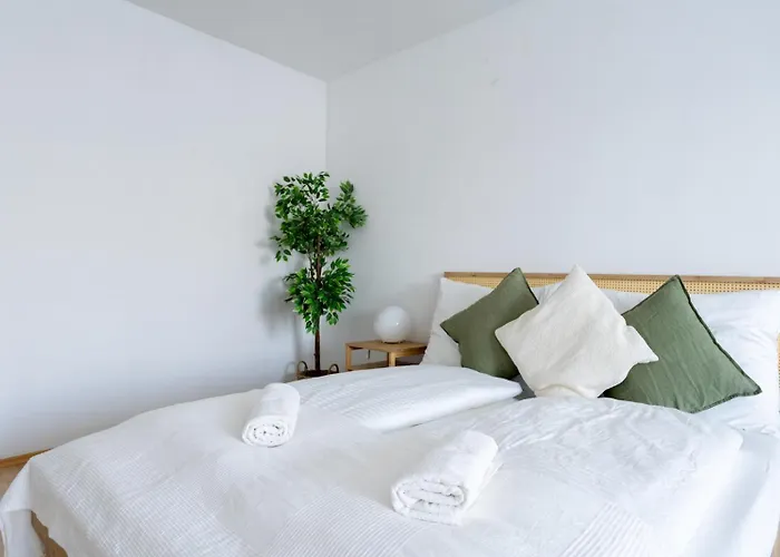 Apartment Two Bedrooms - 85 Squaremeters - 4 Min To U6 Dresdner Str *